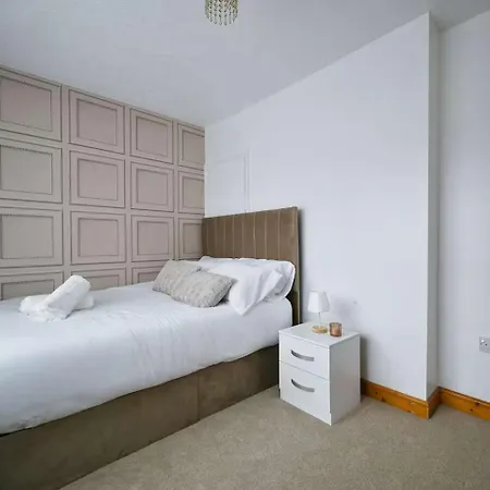 Сasa de vacaciones Elegant With Hot Tub *