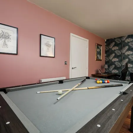 Semesterbostad E-haven - Etihad-coop Live-free Parking-pool Table