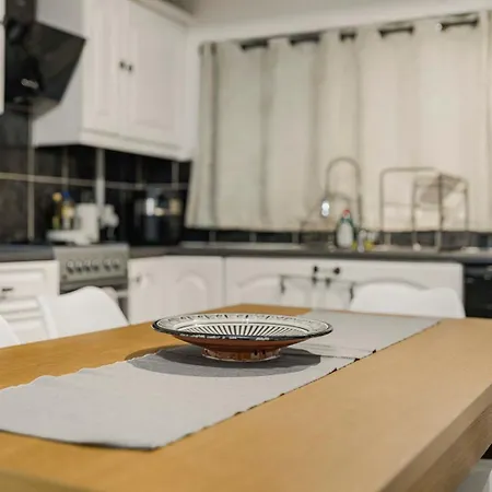 Guestready - Cozy 3-bedroom In Droylsden 3*