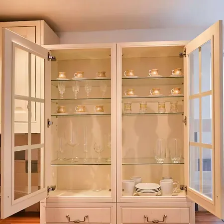 Сasa de vacaciones Elegant With Hot Tub *