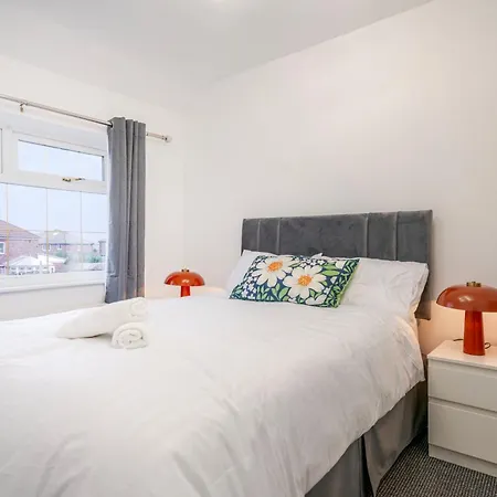 4 Bedroom Serviced House Ideal For Business & Long Term With Free Parking Gæstehus Manchester