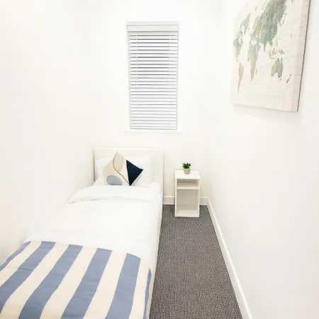 Сasa de vacaciones Game Zone, Trafford Centre Nearby, Sleeps 8 Mánchester