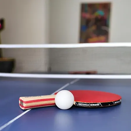 Game Zone, Trafford Centre Nearby, Sleeps 8 *