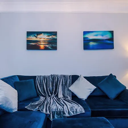 Ideal Group 3br House For 8 Parking