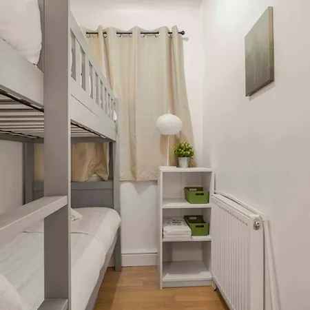 Konukevi Guestready - Cozy 3-bedroom In Droylsden 4*