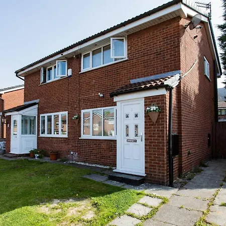 2 Bedroom Eith 3 Beds Sofa Bed Near Stadium Dom wakacyjny