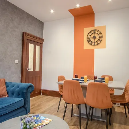 Modern&spacious 4-bedroom Home, Family&contractor Friendly,