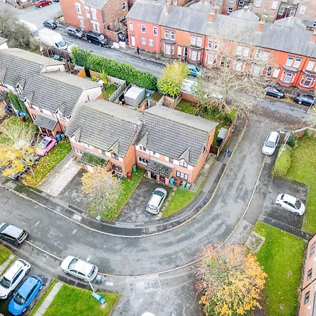 Nyaraló 2br House Contractors Parking Wifi