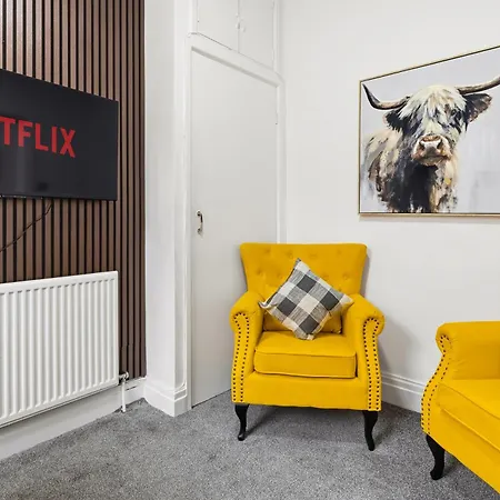 Ferienhaus Manchester 2 Bedroom 5 Beds House 10 Minutes Away From City Centre And Hospitals On Street Parking ,Great For Long Term Stays Contractors And Hospital Workers Manchester