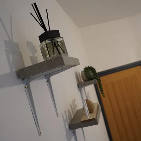 別荘 Spacious 3-bedroom Near Centre With Parking