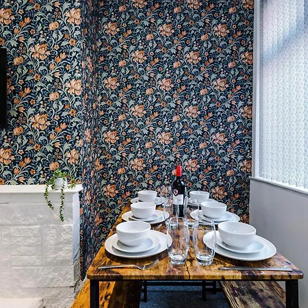 3 Bedroom Town House - Etihad Stadium - Free Parking Dom wakacyjny