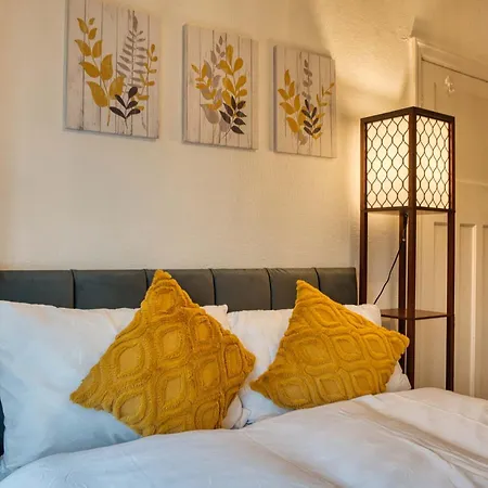 Modern 3br Sleeps 7 Parking * Manchester