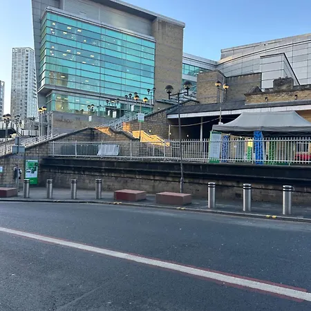 招待所 Hendham - Near Etihad Stadium, Coop Live Arena, National Cycling Centre & 24 Hour Asda *