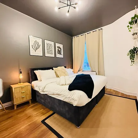 3br House Near Old Trafford With Games Sleeps 8 * Mánchester
