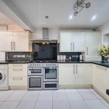 Vakantiehuis Modern 3br Sleeps 7 Parking *