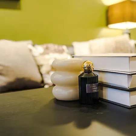 Dom wakacyjny 4 Bed House - Sleeps 8 - Free Parking - Manchester