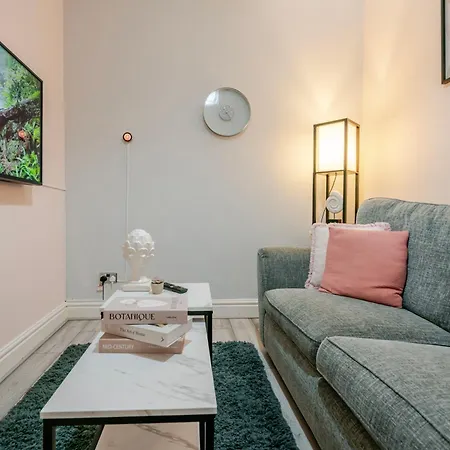 Appartement Perfect For Contractors, Free Parking, *