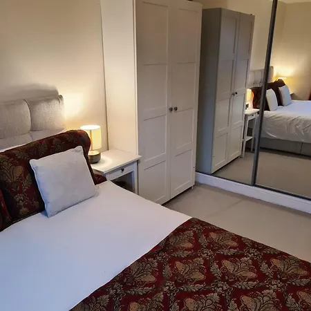 Comfy Salford 2 Bed 2 Bath Parking Appartamento