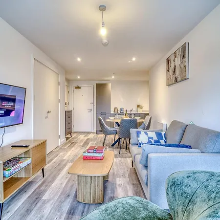 Apartament City View - Near Salford Royal - Free Parking *