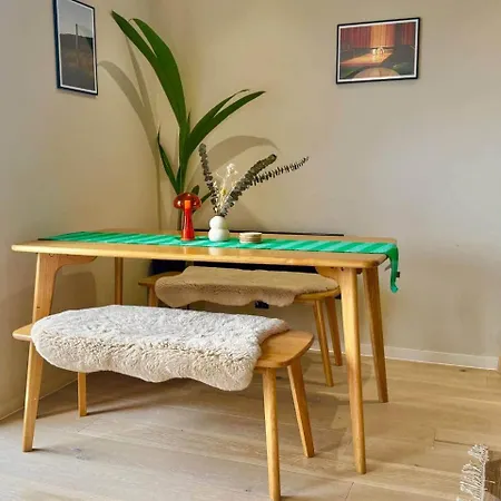 דירה Boutique Centre Apartment, Balcony, Parking *