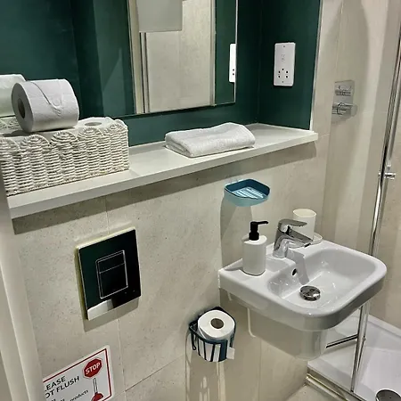 Stylish 2br 3 Baths 6 Guests *