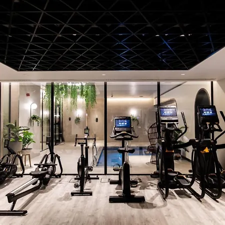 View With Pool 公寓 *