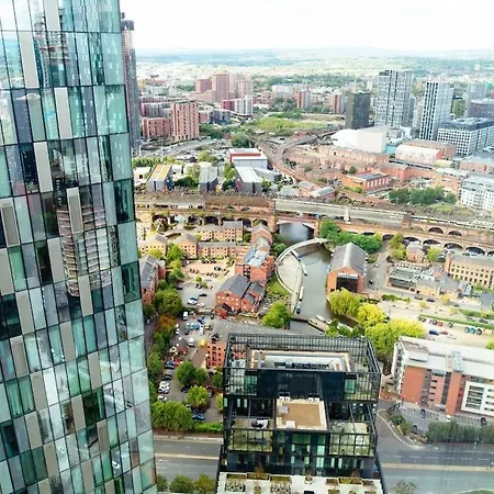 2 Bed View Sleeps 6 * Manchester