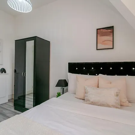 Appartement Perfect For Contractors, Free Parking,