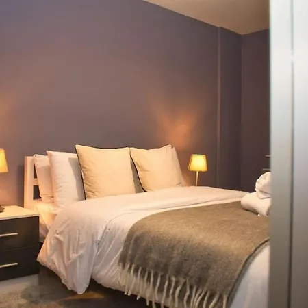 Daire Spacious 2bdr By Torr Group Short Lets & Serviced With Free Underground Allocated Parking *