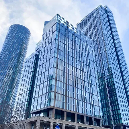 2 Bed Flat Centre - Sleeps 8 - Free Parking - Contractors & Long Offer - Wi-fi & Netflix - Workspace & Coffee * 曼彻斯特