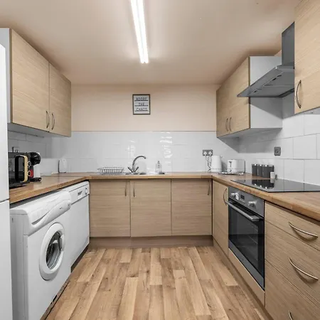 Oxford Road Haven: Modern 1-bedroom Escape *