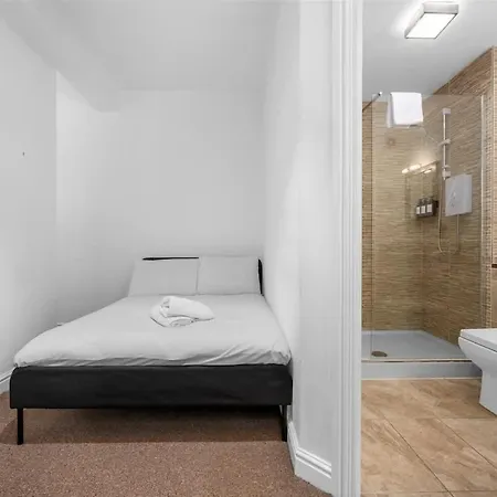 Апартаменты Brand New Centre 3 Bed Flat By Superhost *