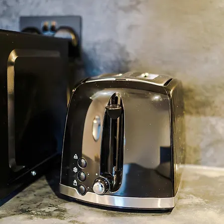 Modern 2br W Secure Parking Salford * Manchester