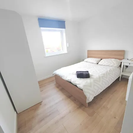 Fresh 2 Bedroom Flat - Center Delta Point * Manchester