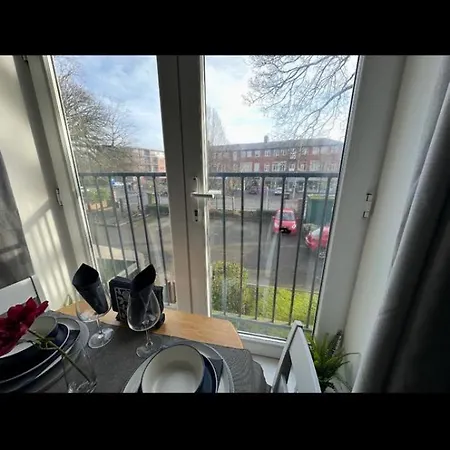 Lägenhet Modern Essential Flat In Chorlton Manchester