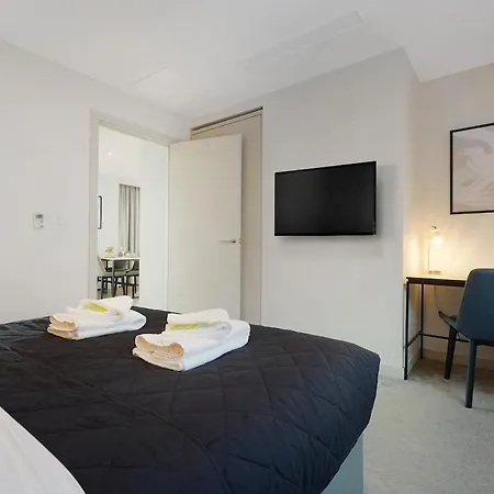 Apartment Stylish And Spacious 2 Bedroom 2 Bathroom