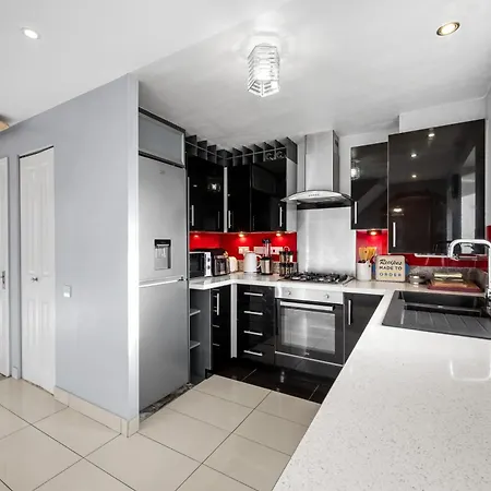 Stylish 3br - Sleeps 7 - 15 Min To Centre, Parking Garden & Fast Wi-fi Lejlighed Manchester