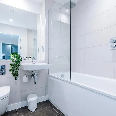 View With Pool 公寓