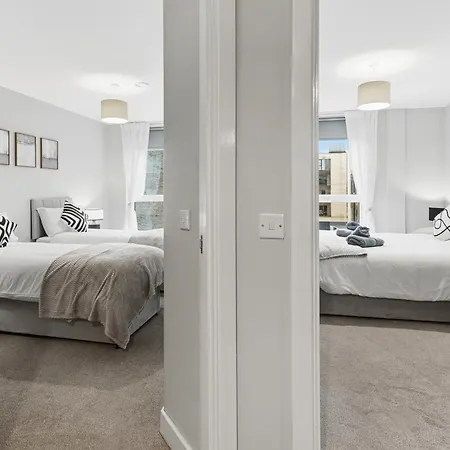 Lux 2bd, Free Parking & Wifi, Near Mcr Center And Media