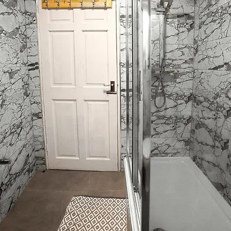 דירה Stylish In Salford With Free Parking *