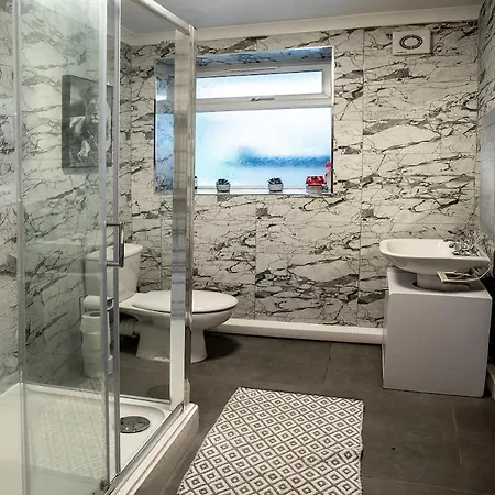 Stylish In Salford With Free Parking דירה מנצ'סטר