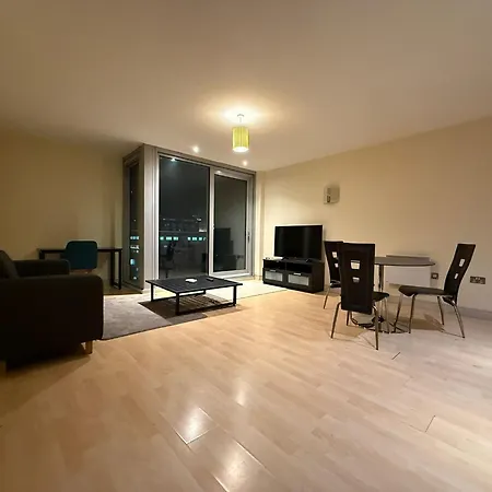Premium 2 Bedroom In With Parking Manchester