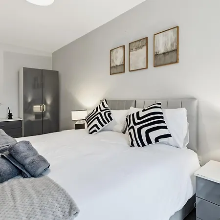 Lux 2bd, Free Parking & Wifi, Near Mcr Center And Media Apartament *