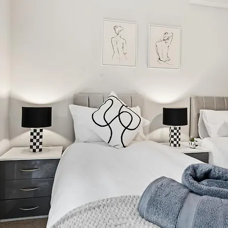 Lux 2bd, Free Parking & Wifi, Near Mcr Center And Media *