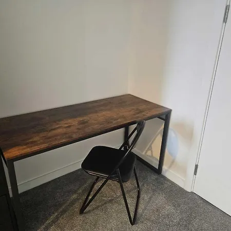 View With Pool * 曼彻斯特