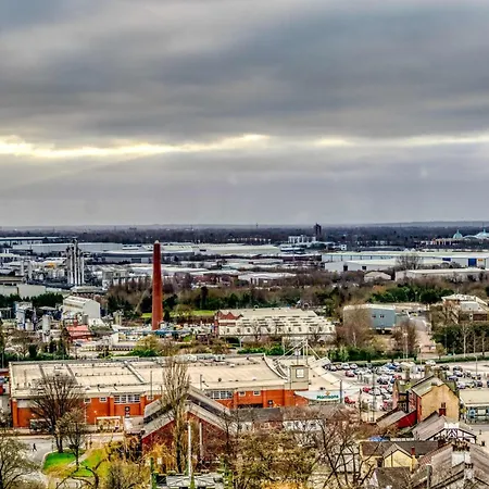 The Trafford Centre - View - Close To Airport - Sleeps 6 * Manchester