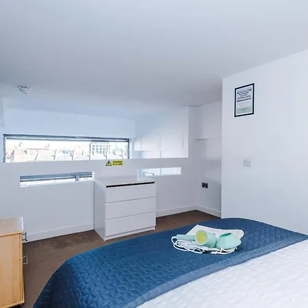 Modern 2br Flat For 4 Full Kitchen דירה