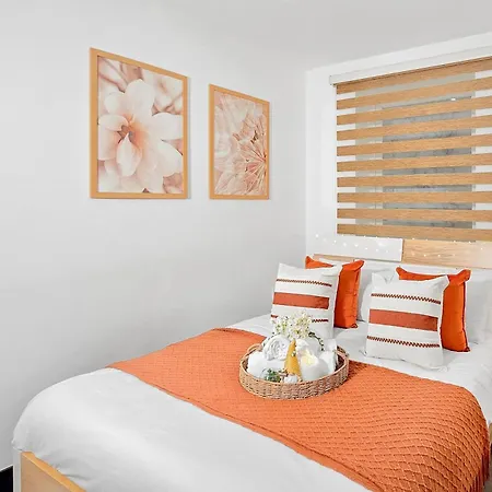 The Cozy Chapter - Spacious Near Centre & Old Trafford