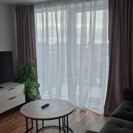 Penthouse Height Flat, View Balcony, Quiet, Free Wifi, Gym & Minimalistic Apartament *