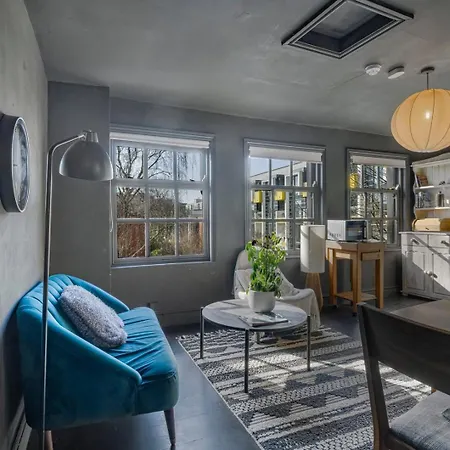 Guestready - Rose And Monkey